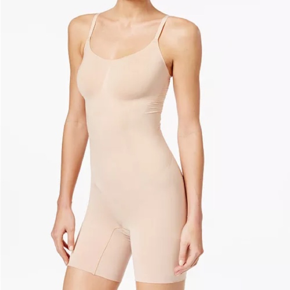 NWT SPANX Shapewear Women's OnCore Mid-Thigh Bodysuit